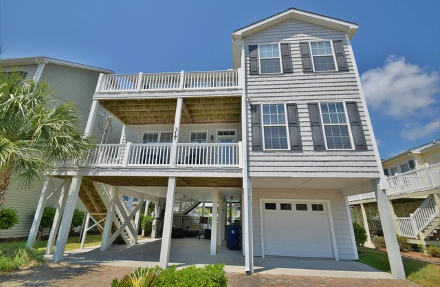 Luxury Rental W/Private Pool Steps from the Beach