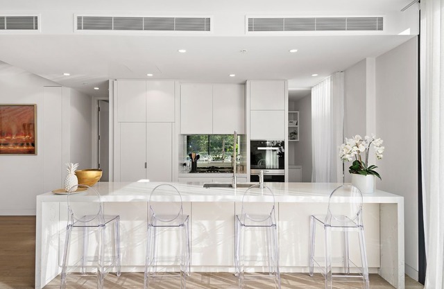 Luxury residence in Toorak - 4 residences available in the same building!
