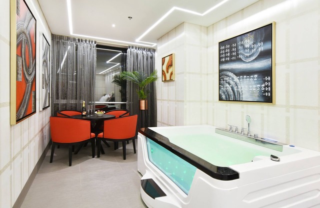 Luxury Room with Jacuzzi