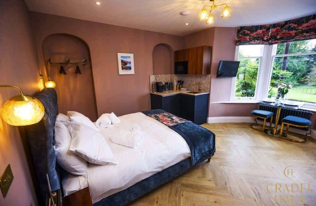 Luxury Studio for Couples | Pet-Friendly & Parking