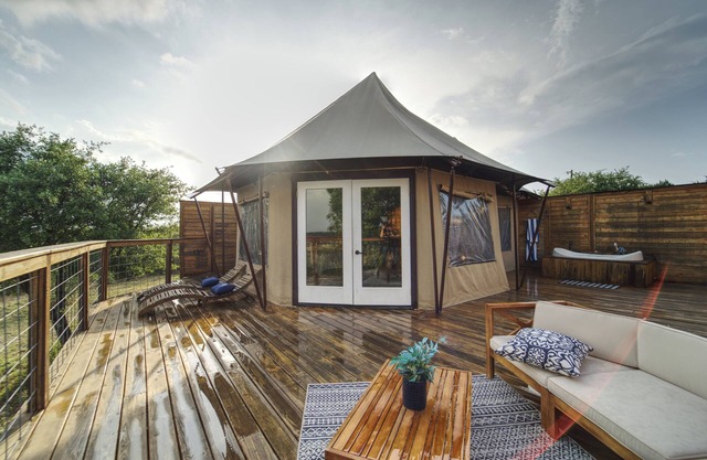 Luxury Safari Tent #3 Scenic Hill Country Views- Private Deck/Hot Tub/Pond Pool