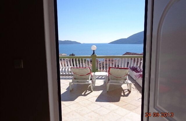 Luxury Sea View Studio Apartment in Igalo