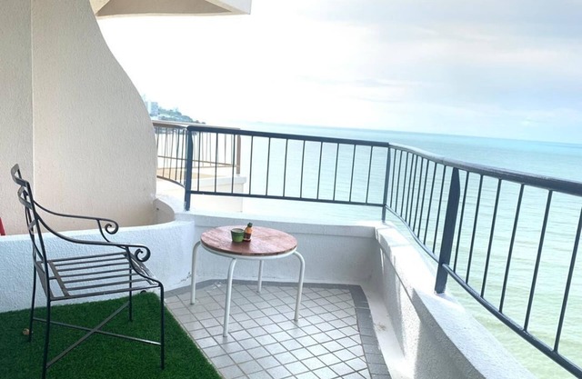 Luxury seafront resort home