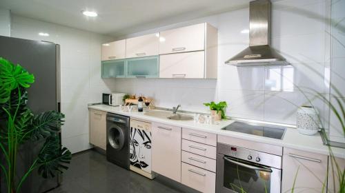 Luxury Signature Apartment with FREE Parking - Malaga
