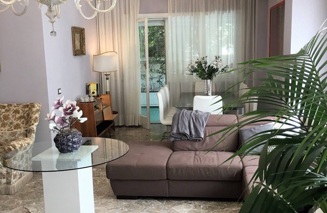Luxury spacious 4 BR & BA Apt. in Vatican area. Terrace and Jetted tubs A/C WIFI