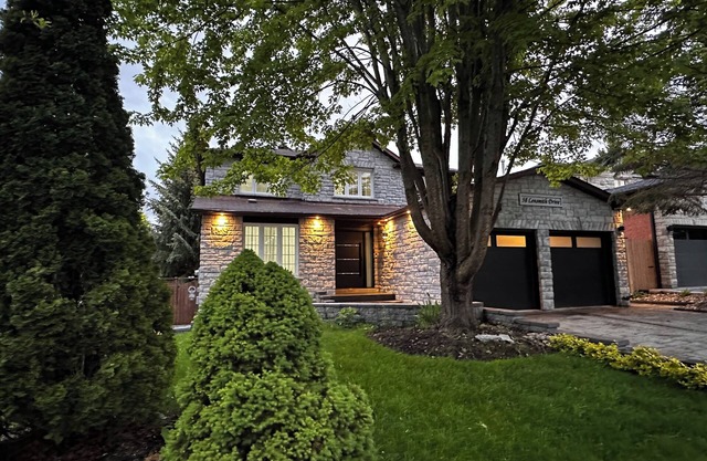 Luxury & Spacious 5BR Modern Villa | Stylish Stay Near Toronto