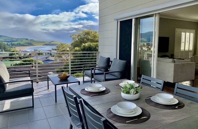 Luxury stay with spectacular mountain and sea views. 6 min walk to beach