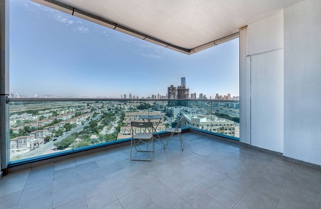 Luxury StayCation - Al Jawhara Tower Studio Apt in the Heart of Dubai