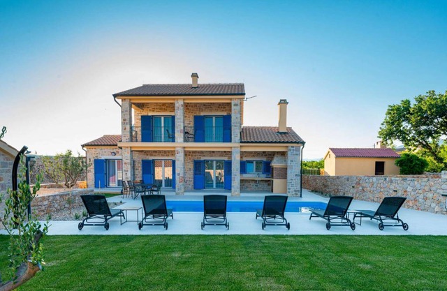 Luxury Stone Villa BANOVI