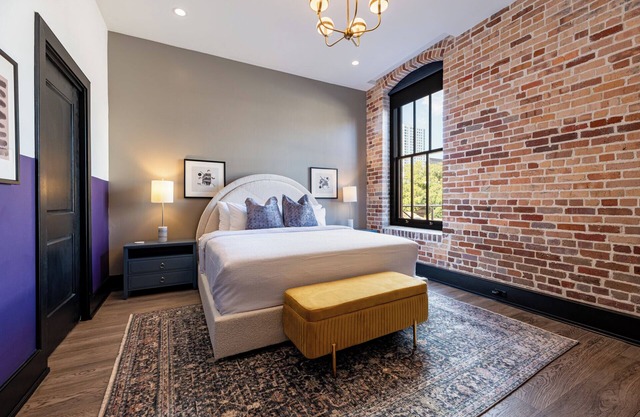 Luxury Suite | Rooftop Pool | Walk-French Qtr