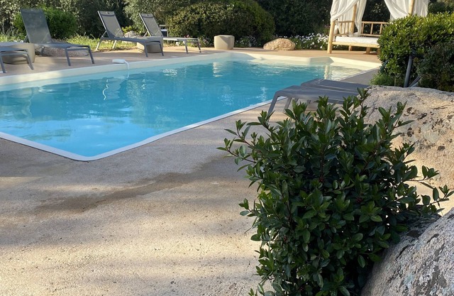 Luxury sunset villa Swimming pool Jacuzzi Garden Boules court