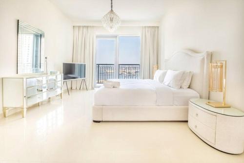 Luxury Three Bedroom Apartment in Dubai Creek