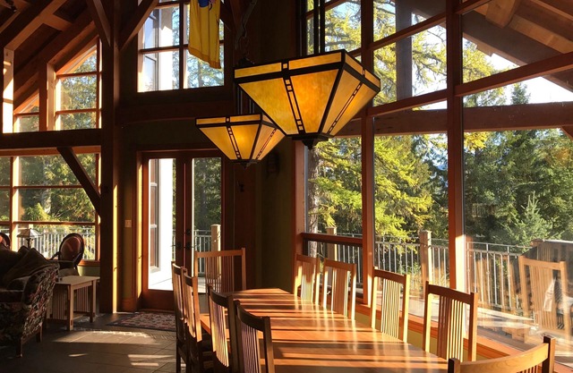Luxury Timber Frame Chalet, Fernie Alpine Resort, Ski in/Out