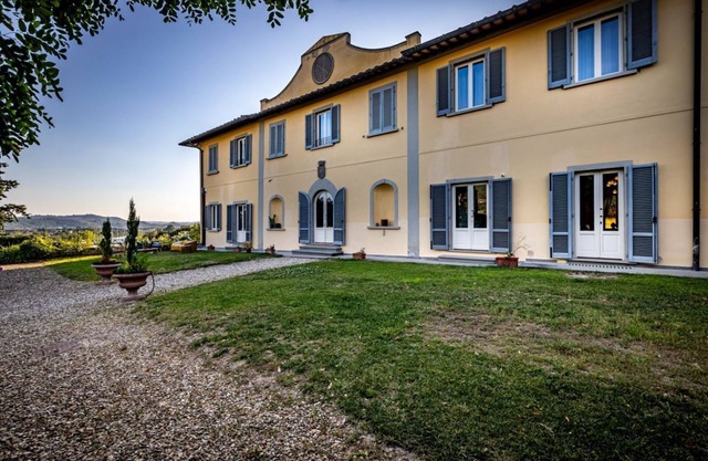 Luxury Villa Tolomei Gucci with Spa