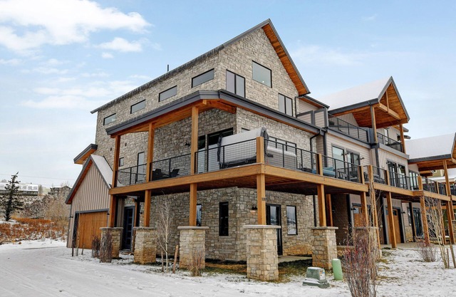 Luxury Villa 108 I Private Hot Tub I Great Views I Best Price I Discounted Attractions
