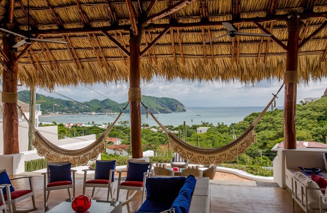 Luxury Villa *25,000 Sq Ft* With Full Staff
