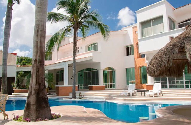 Luxury Villa Alamos with Private pool and big garden