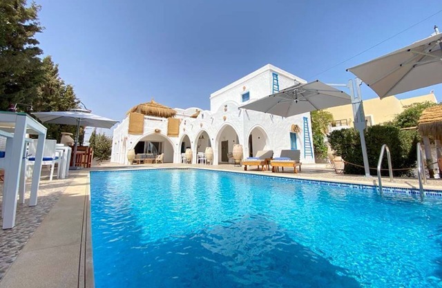 Luxury villa, Djerbian architecture, Swimming pool and Jacuzzi, Sea view
