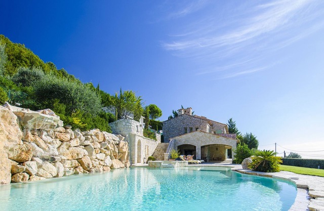 Luxury villa rental w/pool, jacuzzi, superb view near Nice, Cannes & Monaco