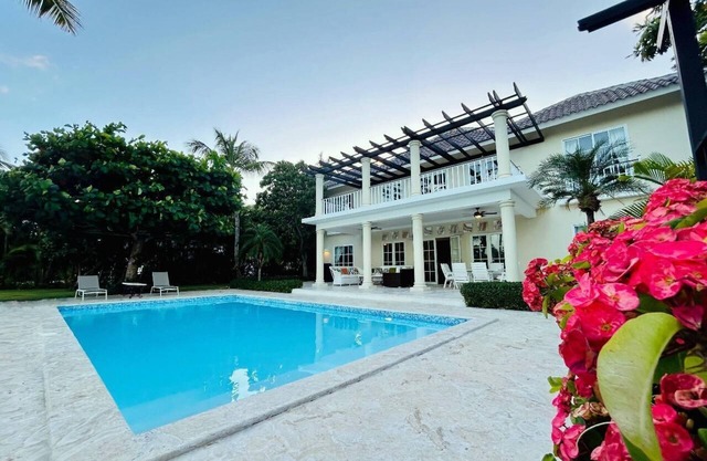 Luxury Villa in Punta Cana Resort, Golf and Beach