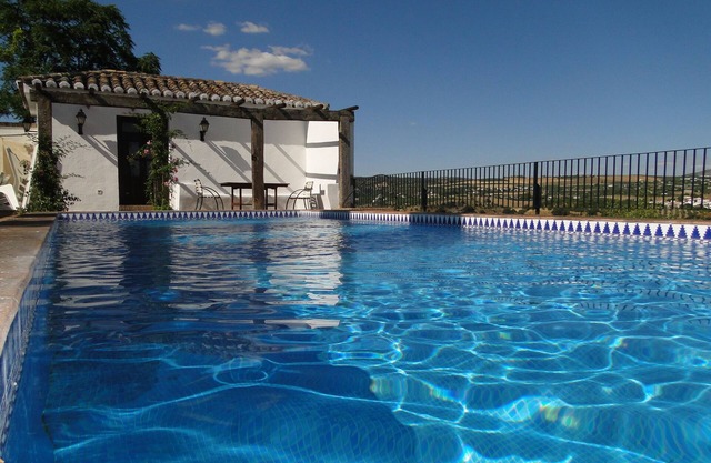 LUXURY VILLA IN RONDA WITH PRIVATE SWIMMING POOL (6)