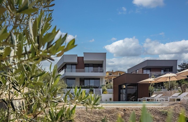 Luxury Villa Manatis with Infinity-Pool and Sandplace