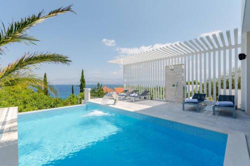 Luxury Villa Pont infinity heated pool