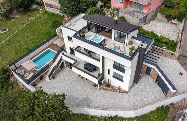 Luxury villa with a swimming pool Novi Vinodolski (K-23484)