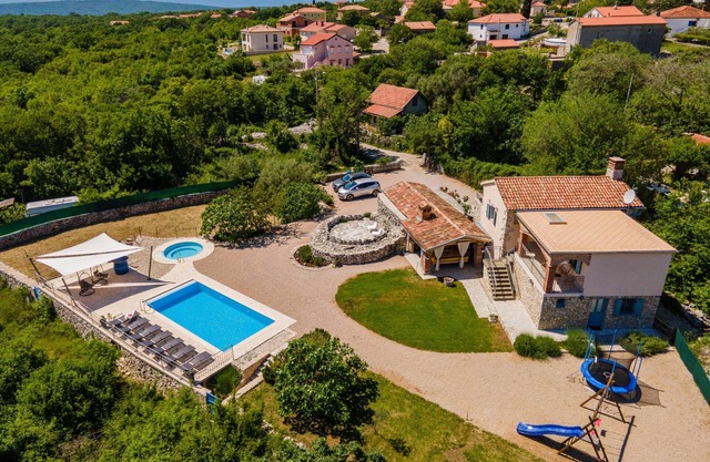 Luxury villa with a swimming pool Garica, Krk (K-14278)