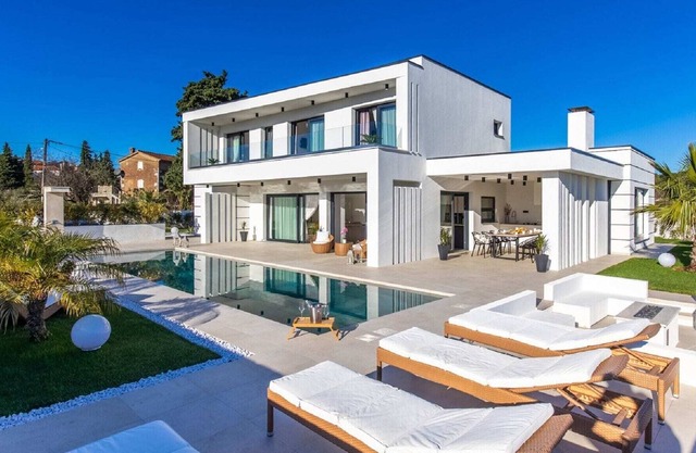 Luxury villa with an indoor and outdoor pool on the island of Krk