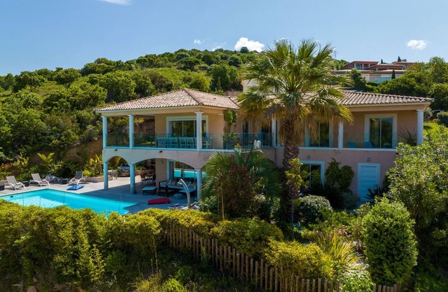 Luxury villa with magnificent sea view and private pool - 16 people