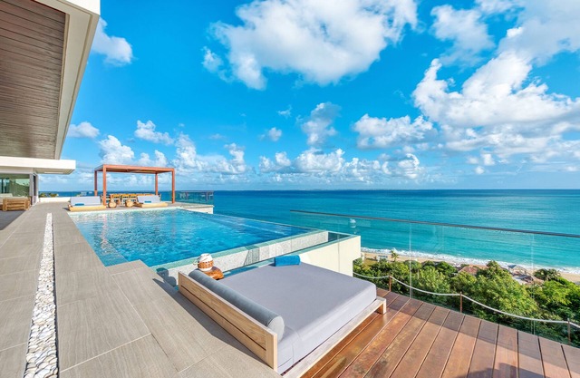 Luxury Villa with concierge, housekeeping, chef, airport pickup