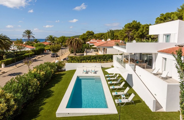 Luxury Villa with private pool and sea views 5 minutes from the beach