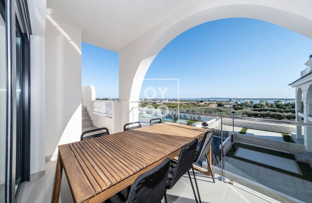 Luz de la Mata penthouse - Golf, sea & lake views