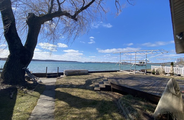 M-22 Lakefront Property in Onekama with amazing Sunsets!