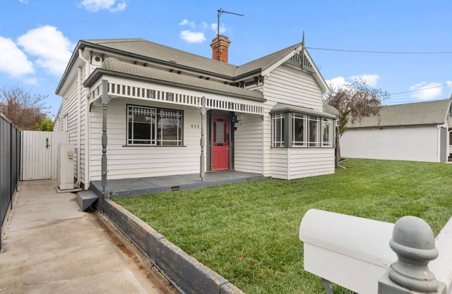 MacArthur House Property