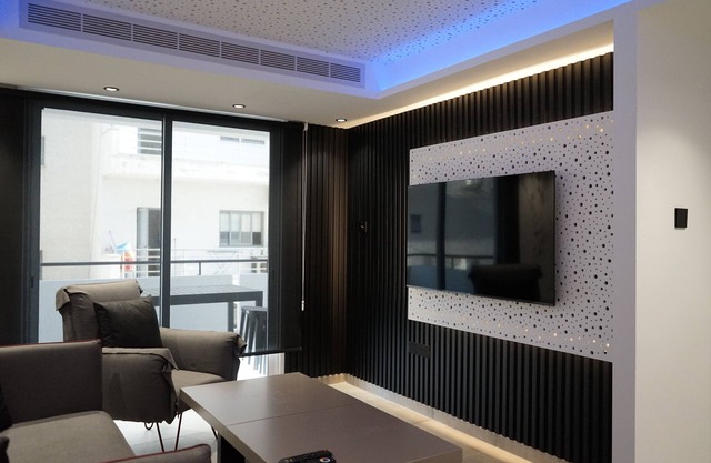 Mackenzie boutique apartment with pool