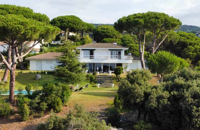 MAGNIFICENT HOUSE IN ST.ANDRES DE LLAVANERAS
