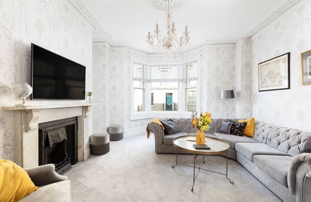 Magnificent City Centre Townhouse