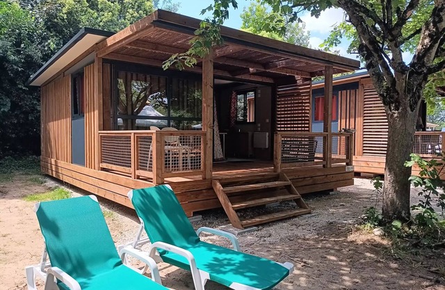 Magnificent 2-bedroom chalet sleeps 5