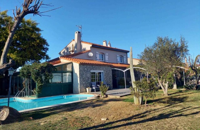 Magnificent house with swimming pool and spa 5 minutes from the beaches