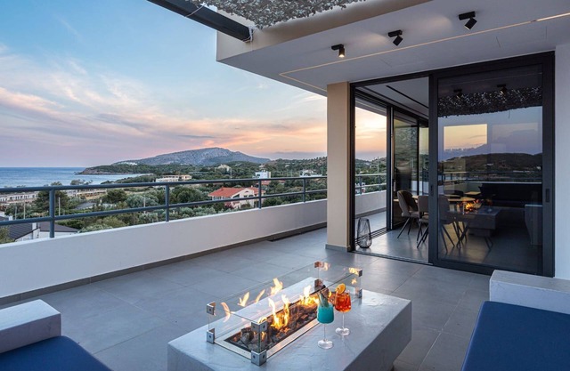Magnificent Legrena Suite | Luxury Suite with Sea View | Modern Décor and 360°.