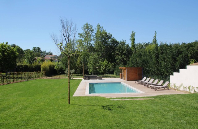 Magnificent Modern Villa 5 minutes from Aix en Provence and its 12*5 heated swimming pool