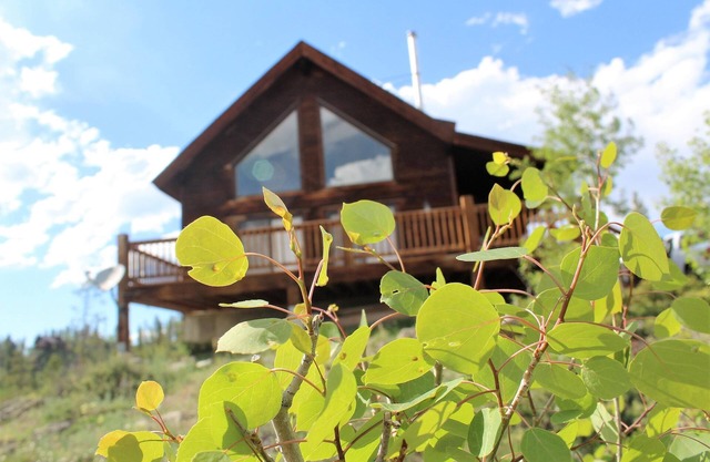 Magnificent mountain cabin with breath taking views