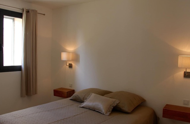 Magnificent T2 rental adjoining ground floor villa, private garden, 1.5km from the beaches