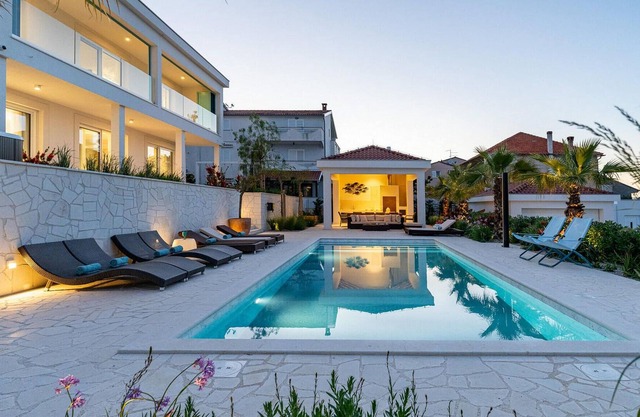 Magnificent Villa Due on the island of Pa.