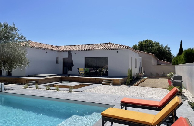 Magnificent villa with swimming pool in provence