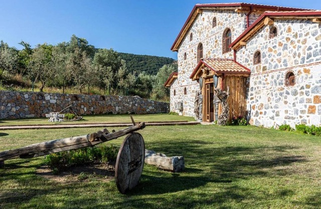 Magnificient Stone House with Private Pool and Jacuzzi in Iznik, Bursa