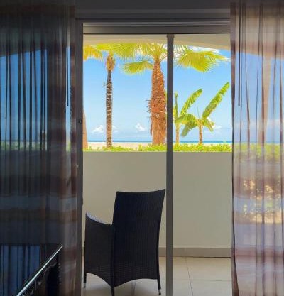 Maho Beach House - Big Beautiful Studio - Ocean View