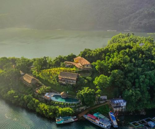 Mai Chau Hideaway Lake Resort